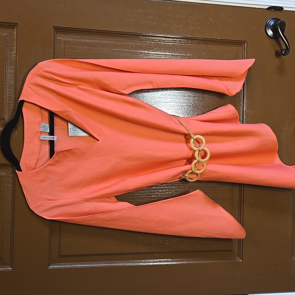 Voice-Linen blend light coral pullover v neck top, side drape Sz L NWT.